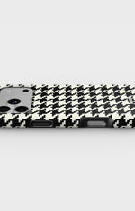 iPhone 18 Pro Tough Case – Houndstooth - View 3