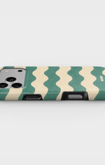 iPhone 18 Pro Tough Case – La Dolce Wave - View 3