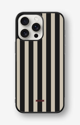 iPhone 15 Pro Max Hard Case – Classique - View 1