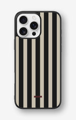 iPhone 16 Pro Max Hard Case – Classique - View 1
